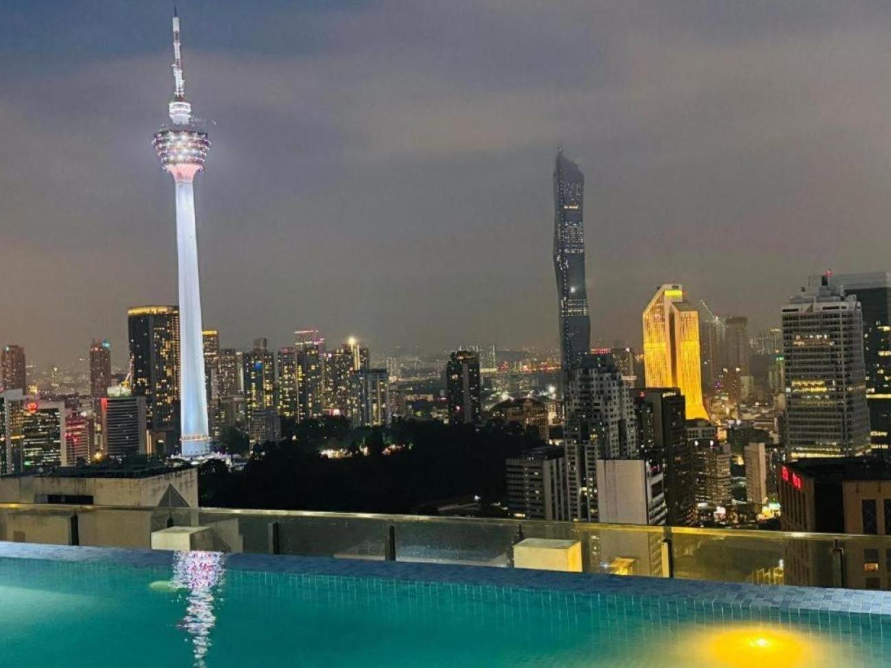 クアラルンプールThe Luxe Colony Klcc By Sky Poolアパートメント エクステリア 写真