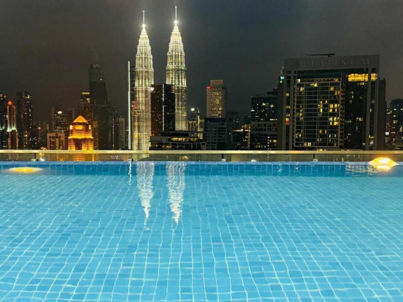 クアラルンプールThe Luxe Colony Klcc By Sky Poolアパートメント エクステリア 写真