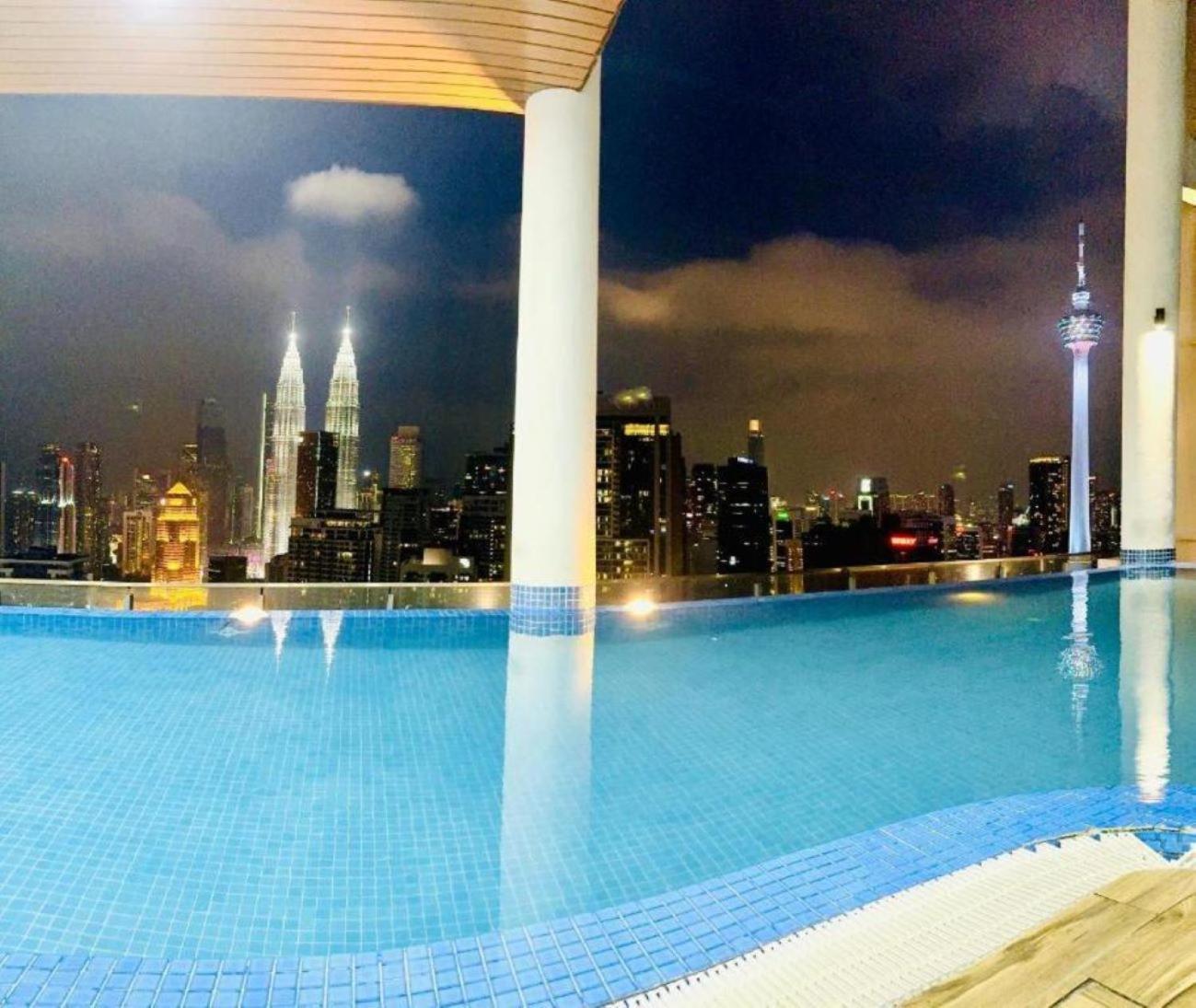 クアラルンプールThe Luxe Colony Klcc By Sky Poolアパートメント エクステリア 写真