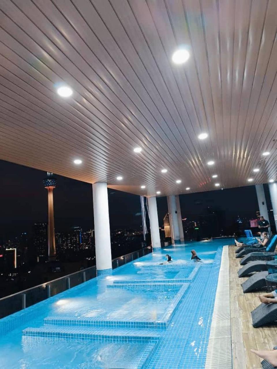 クアラルンプールThe Luxe Colony Klcc By Sky Poolアパートメント エクステリア 写真