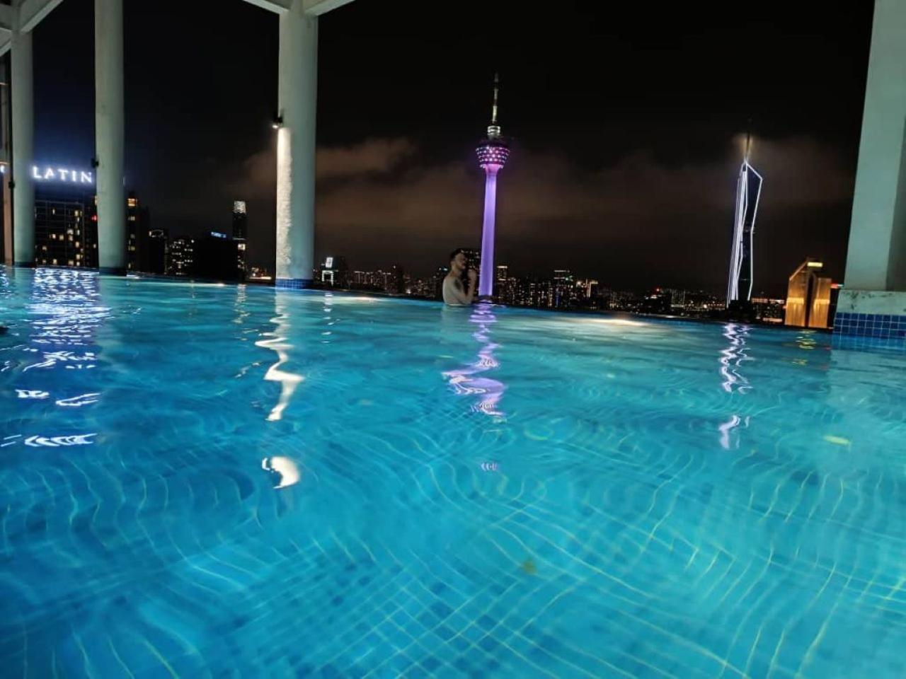 クアラルンプールThe Luxe Colony Klcc By Sky Poolアパートメント エクステリア 写真
