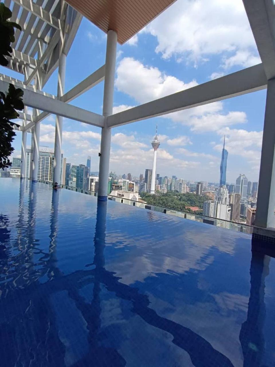クアラルンプールThe Luxe Colony Klcc By Sky Poolアパートメント エクステリア 写真