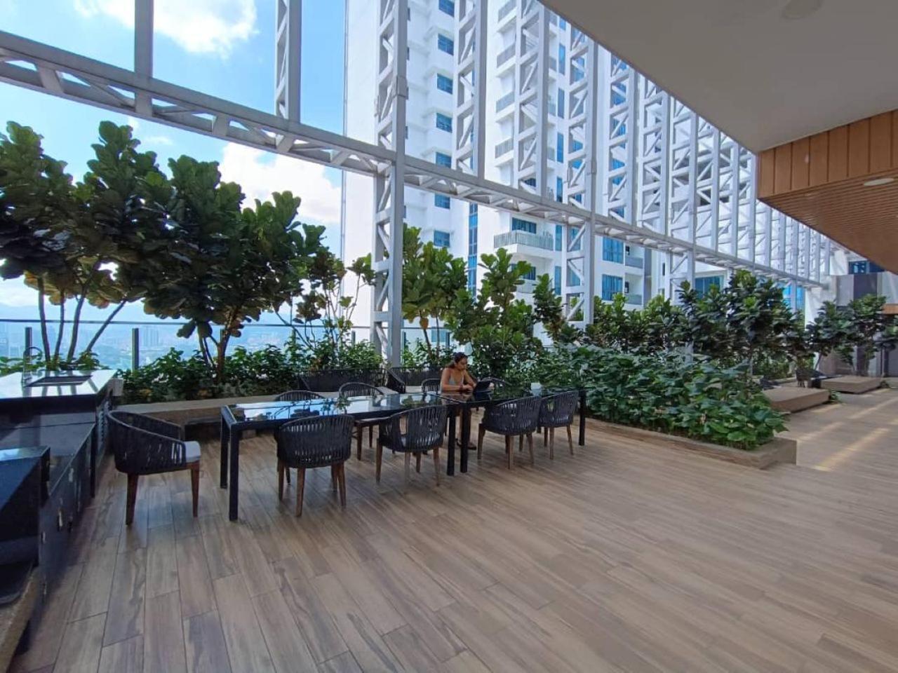 クアラルンプールThe Luxe Colony Klcc By Sky Poolアパートメント エクステリア 写真