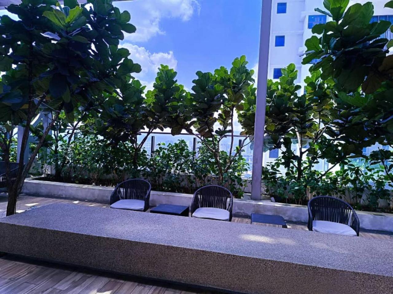 クアラルンプールThe Luxe Colony Klcc By Sky Poolアパートメント エクステリア 写真